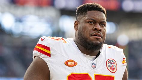 Kansas City parade shooting: Chiefs offensive lineman Trey Smith ...