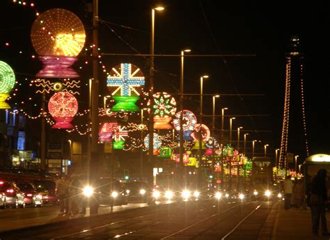 The Blackpool Illuminations in the UK... one day I'm going to see this ...