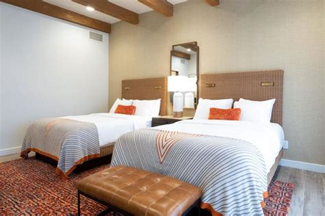 Guest Rooms & Suites at Canyon Ranch Tucson | Resort Accommodations