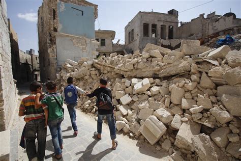 In Pictures: These Children In War Zones Are Still Attending School