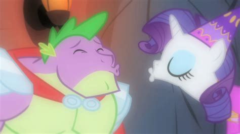 Image - Rarity kissing Spike closer S1E19.png - My Little Pony Friendship is Magic Wiki - Wikia