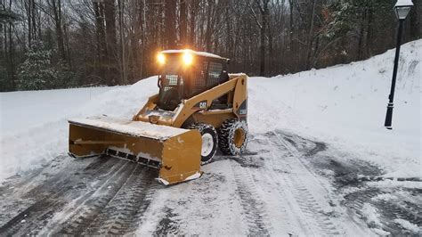 5 Reasons to Rent a Skid Steer for Snow Removal | DOZR