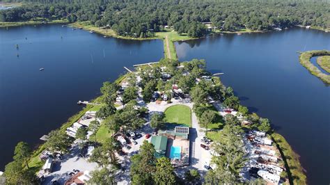Northwest Florida Lakefront Campground - Twin Lakes Camp Resort
