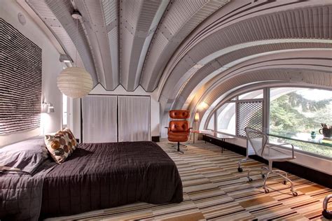 Pin by Pirtey Pratim סטודיו לעיצוב פנ on Futuristic Design: עיצוב עתידני | Industrial bedroom ...