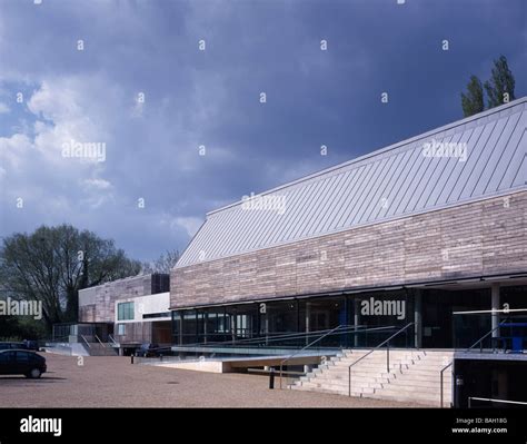 River and rowing museum on thames hi-res stock photography and images ...