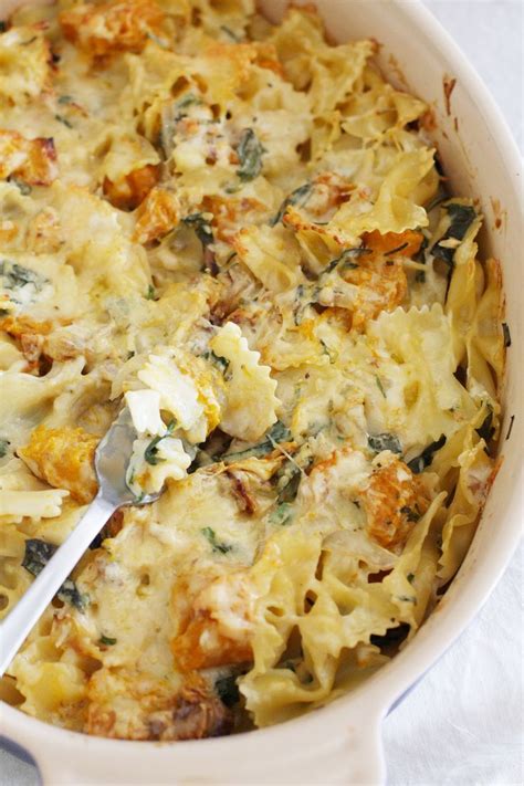 Roast pumpkin, herb & walnut pasta bake | Recipes, Vegetarian recipes ...