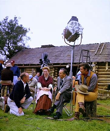 Old Yeller - Behind the Scenes - Robert Stevenson, Dorothy McGuire, Walt Disney and Fess Parker ...