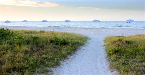 Sanibel Moorings Resort in Sanibel Island | Must Do Visitor Guides