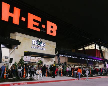 H-E-B Plano now open - H-E-B Newsroom