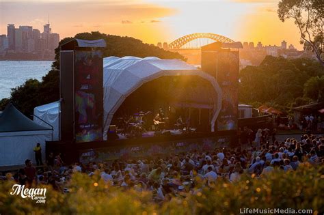 Fractures – Twilight At Taronga Zoo | Life Music Media