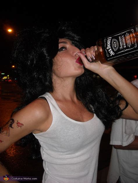 Amy Winehouse Costume - Photo 5/5