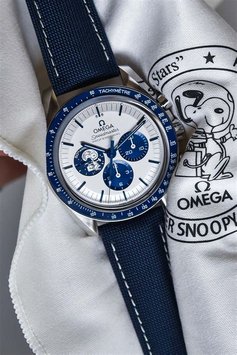 Omega Speedmaster Silver Snoopy Award 50th Anniversary // Review | Omega speedmaster, Trendy ...