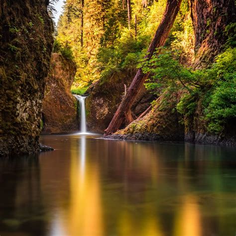 PunchBowl Waterfall, Columbia River Gorge, Oregon. by Mohamed Selim on 500px | Lugares, Casas