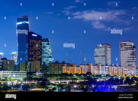 Seoul skyline at night Stock Photo - Alamy