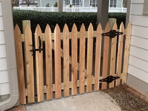 Cedar Picket Fence with 4' Wood Single Walk Gate - Natural Enclosures