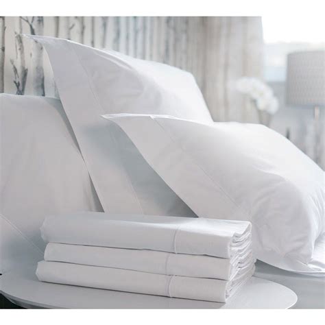 Boutique Hotel Bed Linen | Luxury Bedding #LuxuryBeddingLinens White Linen Bedding, Linen ...