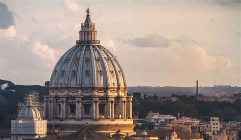 St Peter's Dome in Rome: Architecture & Climbing Experience