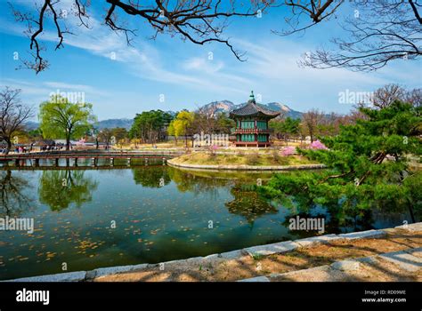 Hyangwonjeong Pavilion, Gyeongbokgung Palace, Seoul, South Korea Stock Photo - Alamy