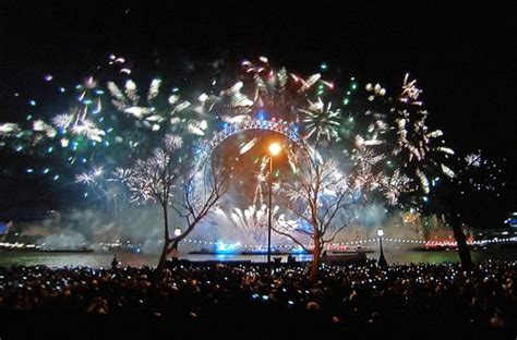 New Year Fireworks | New Year Celebrations in London courtes… | Flickr
