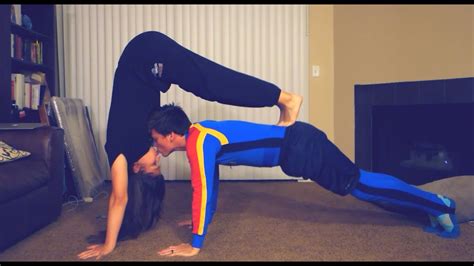 COUPLES YOGA CHALLENGE!! - YouTube