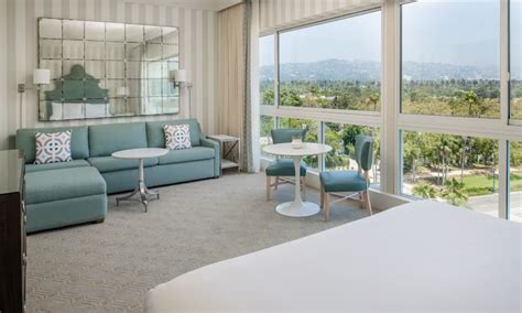 Beverly Hilton | Rooms & Suites