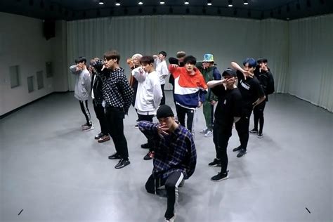 Watch: SEVENTEEN Shows Impressive Synchronization In “Getting Closer” Dance Practice Video | Soompi