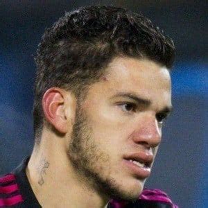 Ederson Moraes - Age, Family, Bio | Famous Birthdays