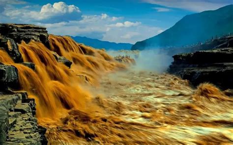 Hukou Waterfall: Where the Yellow River Falls