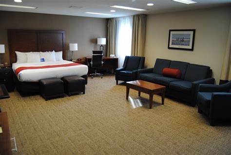 Comfort Inn & Suites - Rowlandweb