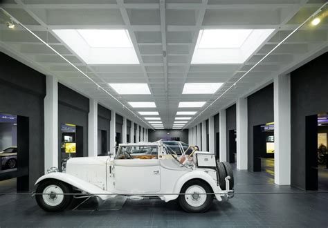 Maybach-Museum im historischen Rahmen - Magazin