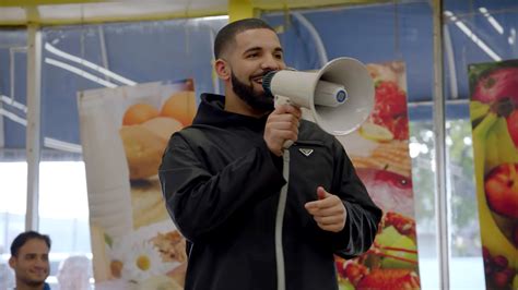 Drake Gives Away $996,631.90 in His "God's Plan" Music Video | Teen Vogue