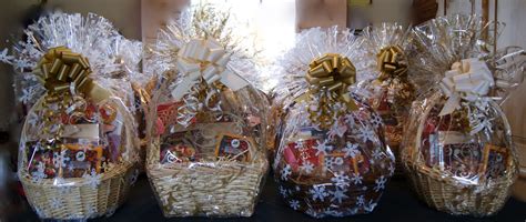 4 of 19 Happy Holidays Gift Baskets to customers. | Happy holiday gifts, Corporate gift baskets ...