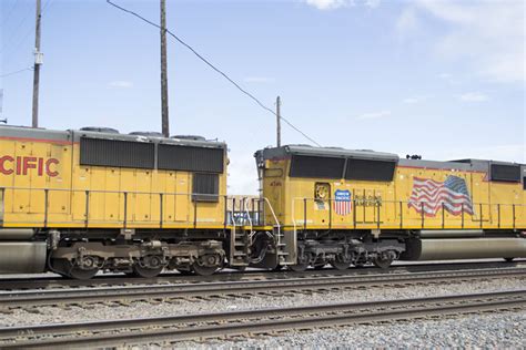 Tips for identifying modern diesel locomotives - Model Railroader