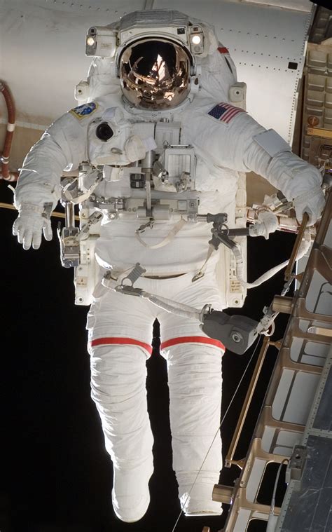 File:STS-118 EVA EMU Suit.jpg - Wikipedia, the free encyclopedia