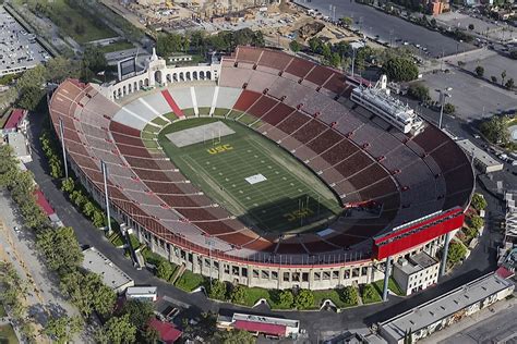 Largest NFL Football Stadiums - WorldAtlas