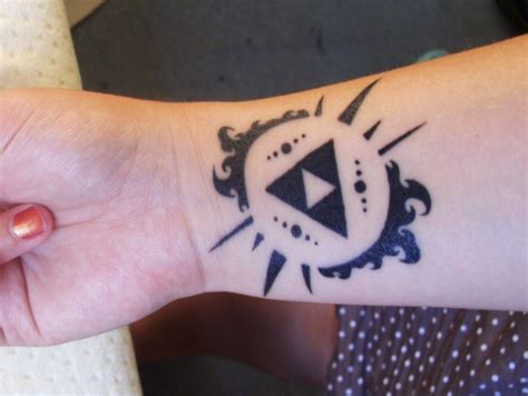 Zelda Triforce Tattoo Hand | joshdevine-lovestory