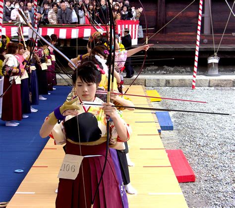 Toshiya - Pretty Japanese Girls in Kimono doing Kyudo (Japanese Archery ...