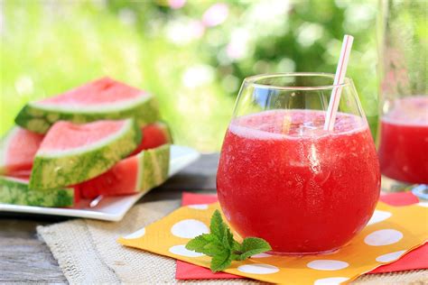 Beat The Summer Heat With This Super Cool Watermelon Juice Recipe! | Blossom Family Chiropractic