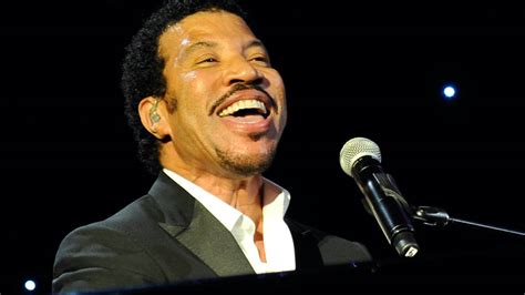 Lionel Richie UK tour 2022: Dates, venues and tickets revealed - Smooth