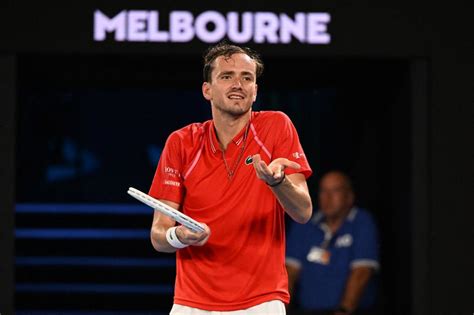 Daniil Medvedev lashes out at Australian Open fan: 'F--k off'