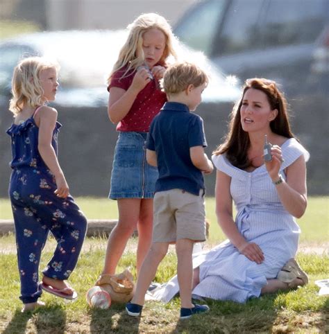 28 Times Cameras Caught Kate Middleton Off Guard - Facty