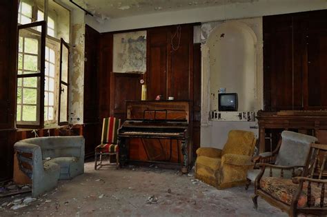 Inside creepy abandoned mansions around the world | loveproperty.com