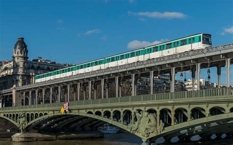 pont de bir hakeim | Paris, Paris metro, Beautiful views