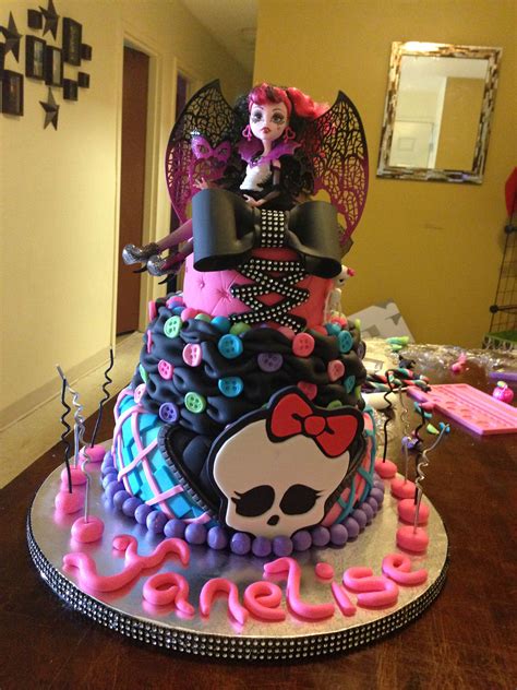 Pin by Wendy Perella on cakes | Monster high birthday cake, Monster ...