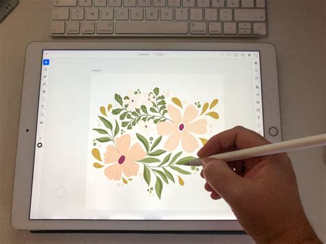 Illustrator on the iPad - Drawing flowers - elliladesigns.com