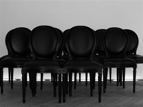 Pin by Jack on inspopopo | Black painted furniture, Black and white furniture, Black chair