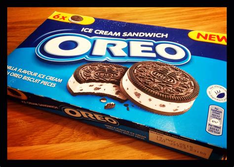 Seriously, I'd pay good money to read this.: Oreo Ice Cream Sandwich