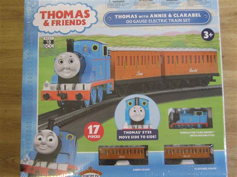 Bachmann Thomas with Annie & Clarabel Train Set - Wellingborough Trains ...