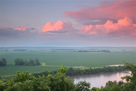 Four-State Lookout, White Cloud, Kansas | Things to do in kansas, Kansas road trip, Beautiful spots