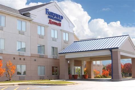 FAIRFIELD INN & SUITES CHICAGO ST. CHARLES $88 ($̶1̶0̶4̶) - Updated 2020 Prices & Hotel Reviews ...